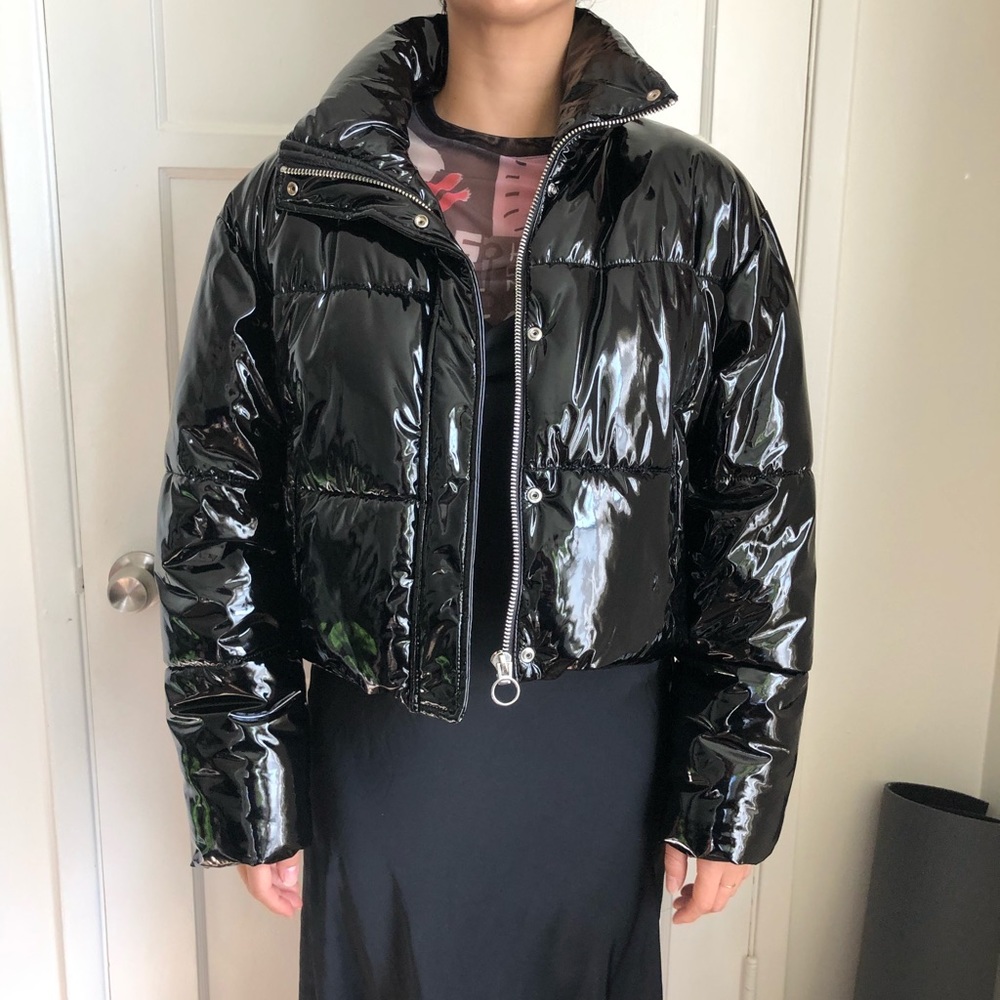 Black Shiny cropped Puffer Jacket